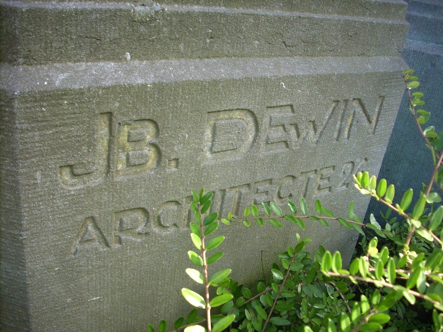Antoine Depage monument, Croix-Rouge historical building, Brussels - 03.JPG